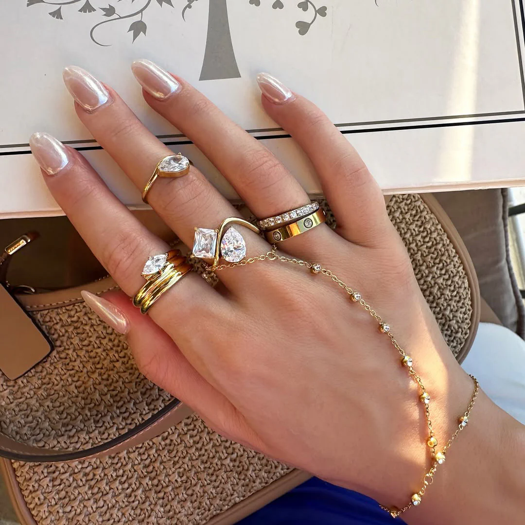Amoura Hand Chain - Image 2